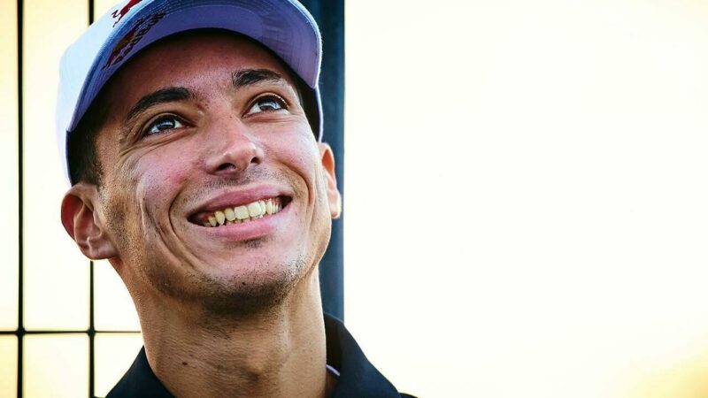 MotoGPde İlk Türk: Toprak Razgatlıoğlu Milli motosikletçi Toprak Razgatlıoğlu, motosiklet yarışlarının en önemli organizasyonu MotoGP'de