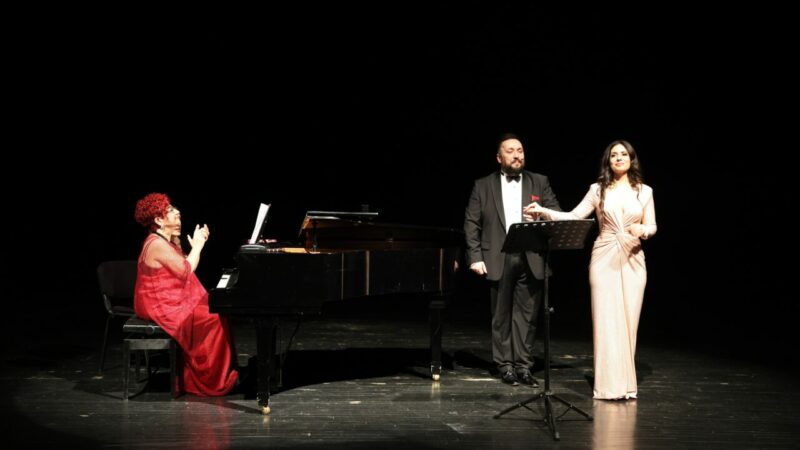 Nilüfer’de müzik dolu bir Sevgililer Günü akşamı Nilüfer’de müzik dolu bir Sevgililer Günü akşamı