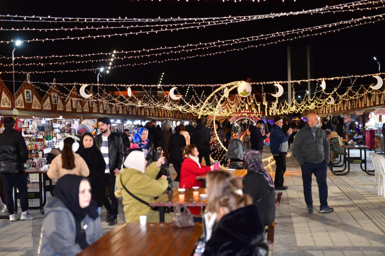 Bursa Osmangazi’de meydanlarda Ramazan bereketi!