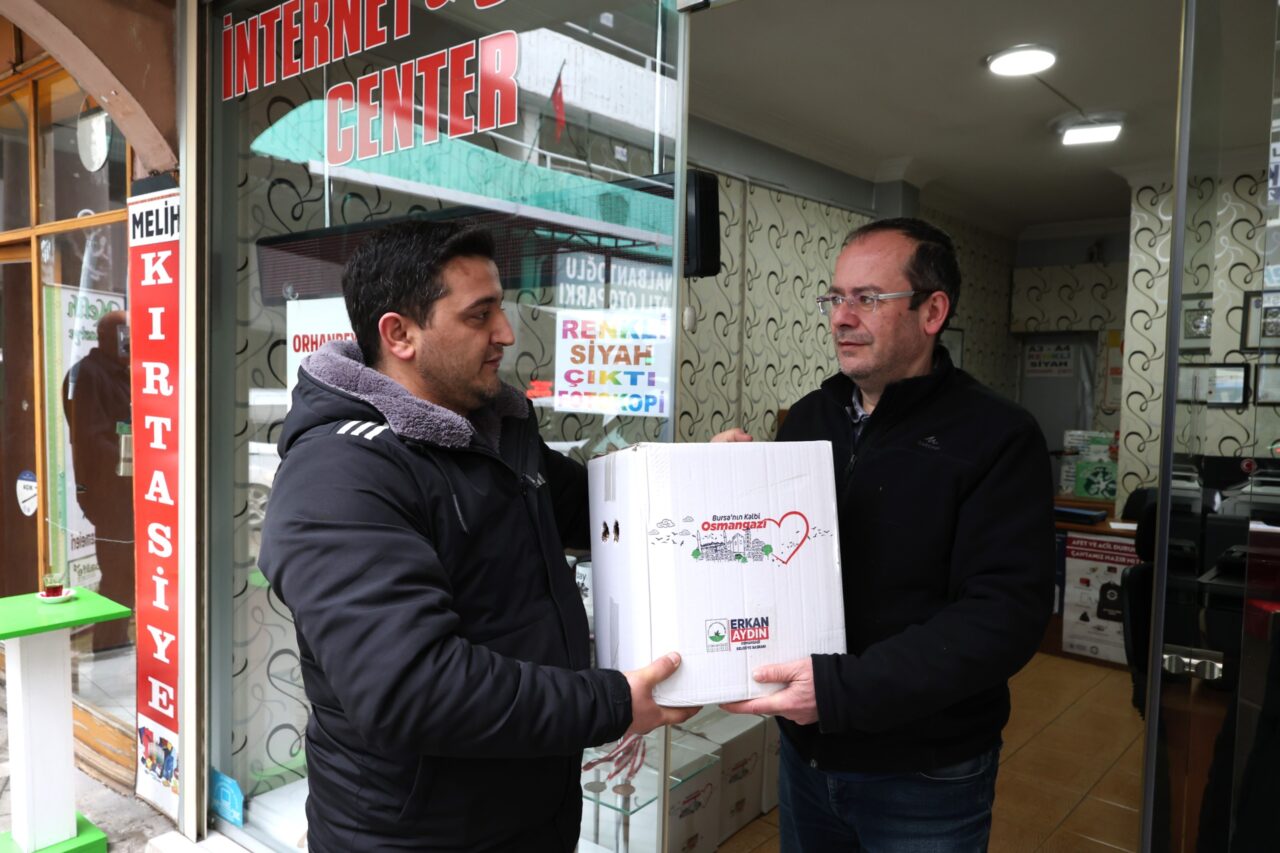 Bursa’da ramazan öncesi erzak dağıtımı başladı