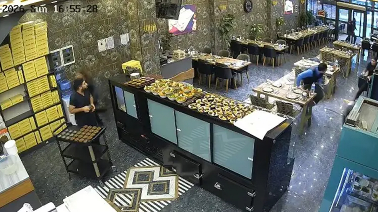 Kebapçıda büyük panik! İftar hazırlığı sırasında… Kebapçıda büyük panik! İftar hazırlığı sırasında…