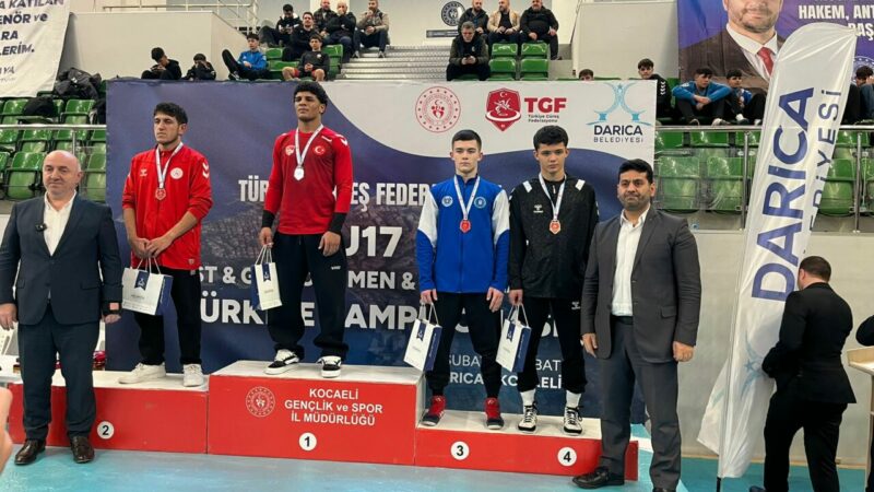 Bursa Büyükşehir Belediyesporlu güreşçiler Türkiye Şampiyonası’nda kürsüyü es geçmedi