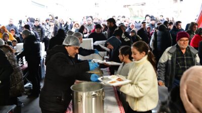 Bursa’da yüzlerce kişi aynı sofrada buluştu
