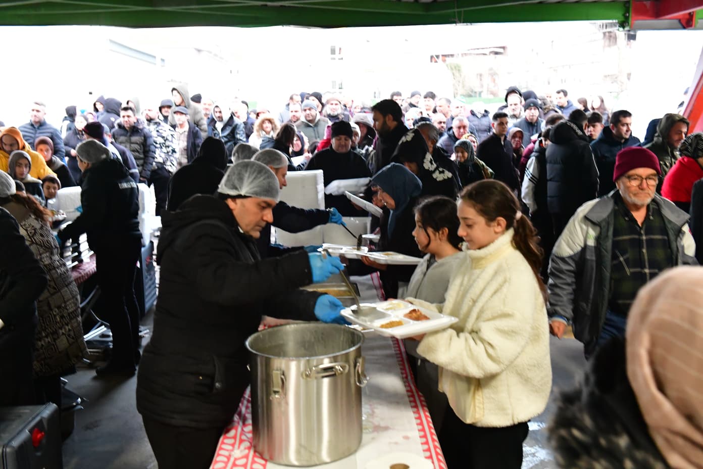Bursa’da yüzlerce kişi aynı sofrada buluştu