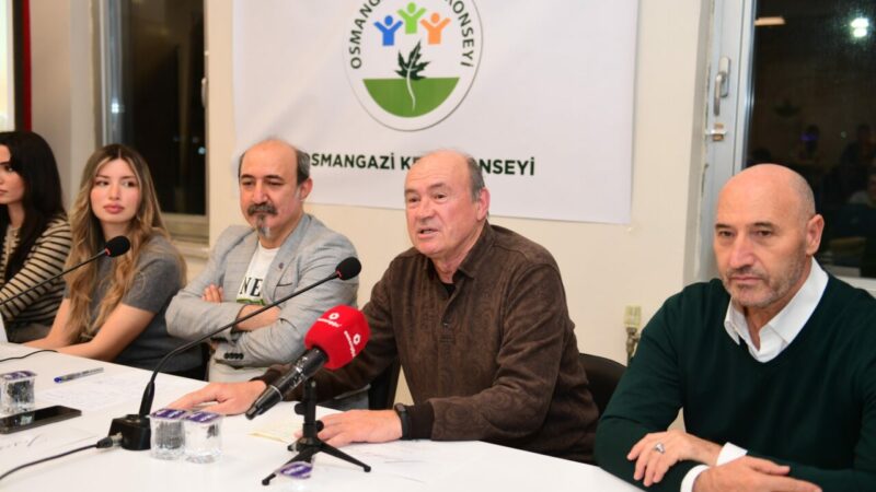 Bursaspor’un efsanelerinden sporcu ailelerine tavsiyeler Osmangazi Belediyesi’nin ‘Sporcu Ebeveyni Olmak’ paneline katılan Sedat Özden sporcunun
