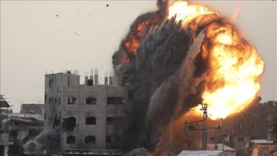 İsrail’den Gazze’ye hava ve topçu saldırıları