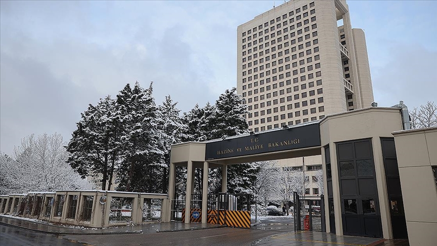 Maliye’den avukatlara vergi daveti