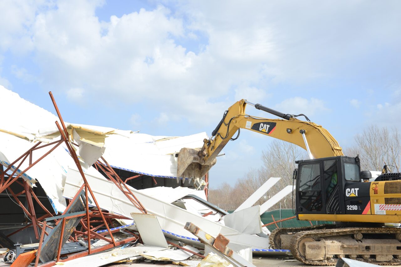 Bursa’da kaçak yapılara darbe! Üç noktada yıkım…
