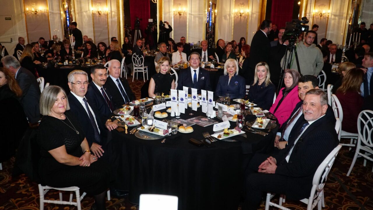 Bursa iş dünyası ve protokolünü buluşturan dev toplantı