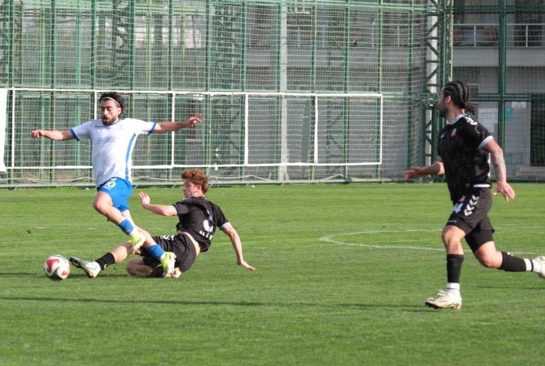 3.Lig’deki Bursa ekibi rakibini uzaktan vurdu!