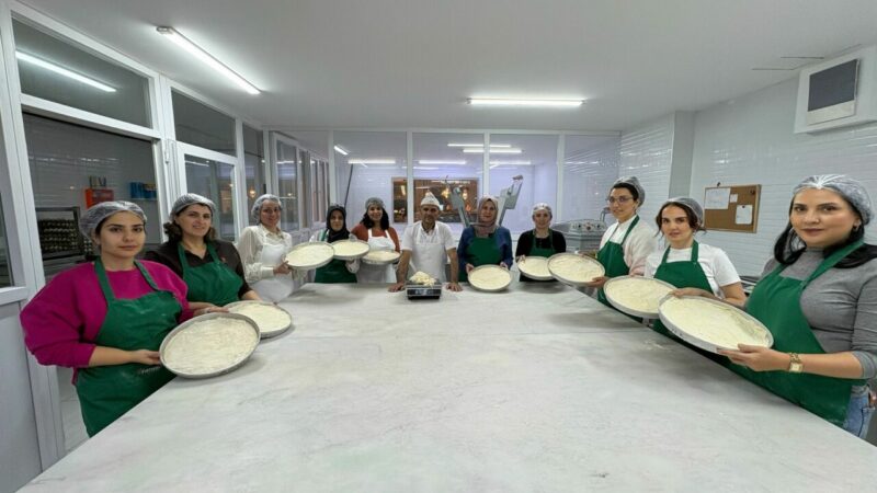Medyaperest Reklam oluşumu Atölyeperest’in organize ettiği, Fıstıkbeyi Baklava ev sahipliğinde