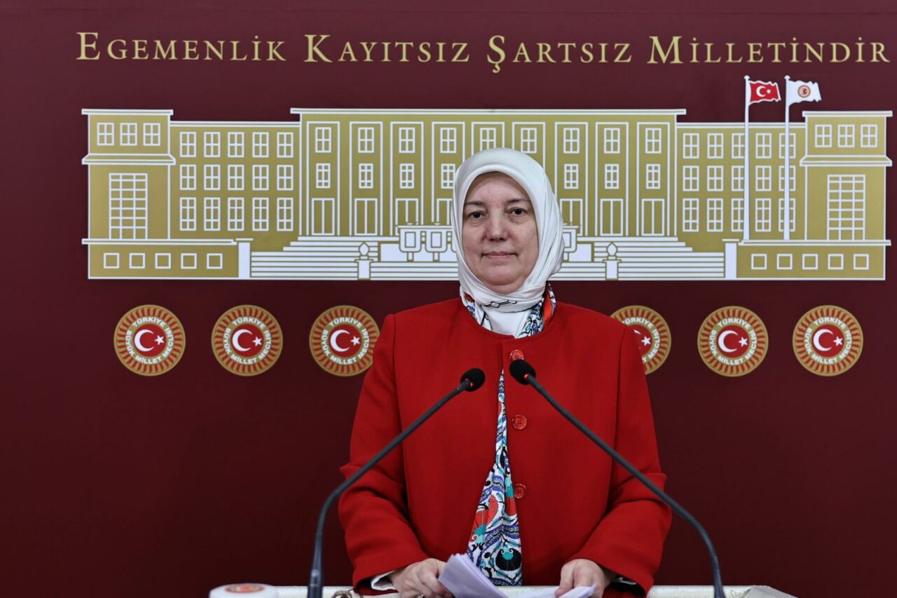AK Parti Bursa Milletvekili Emine Yavuz Gözgeç’ten 28 Şubat mesajı