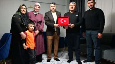 Başkan Oktay Yılmaz’dan şehit ailesine ziyaret