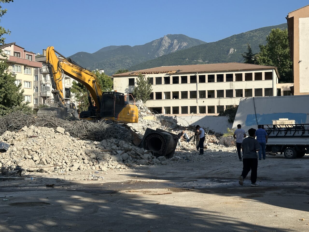 Bursa’nın Yıldırım ilçesine yapılacak 5 yeni okulun yerleri belli oldu