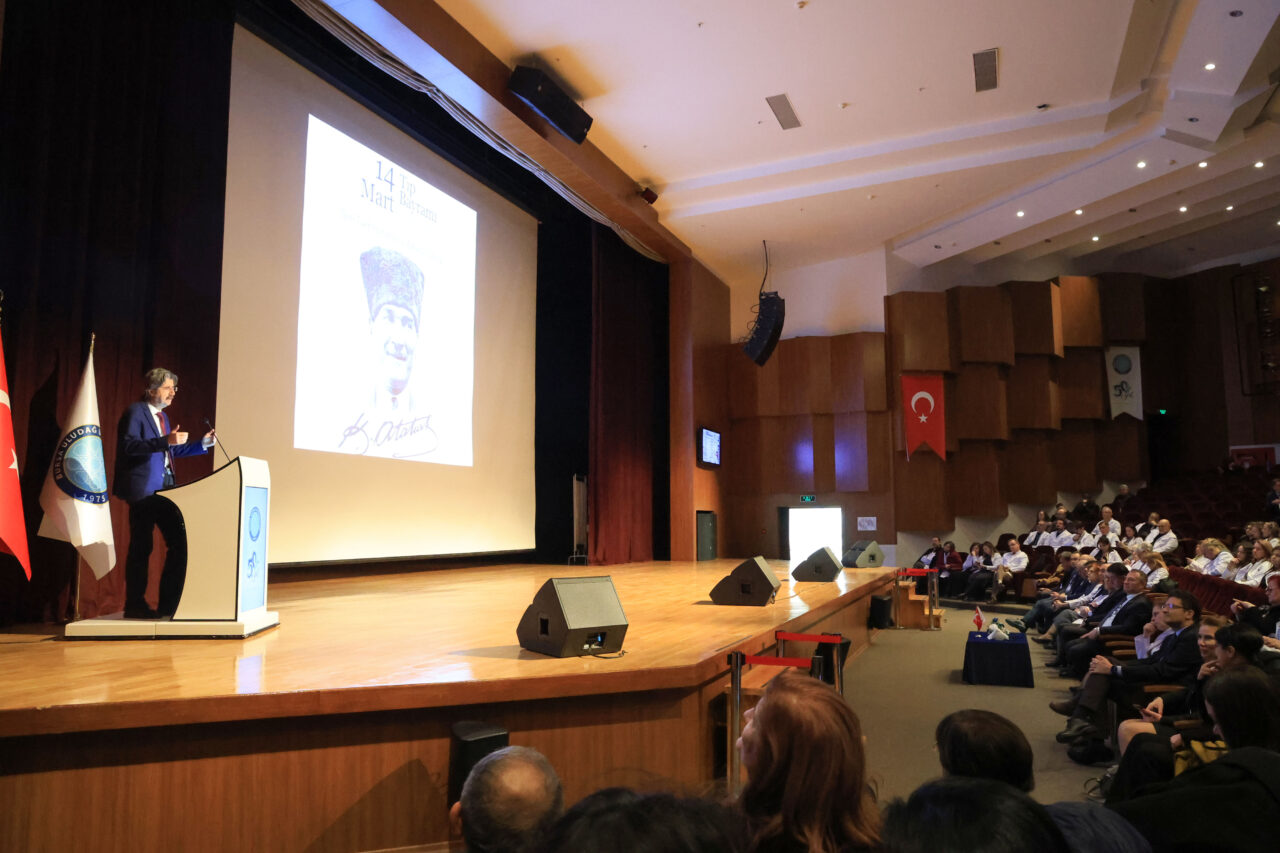 Bursa Uludağ Üniversitesi’nde Tıp Bayramı kutlandı