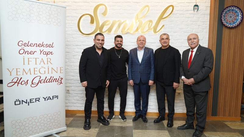 Öner Yapı ailesinin düzenlediği geleneksel iftar yemeğinde iş dünyası bir