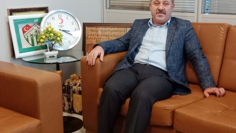 Bursa’daki siyasi partilerin il başkanlarına çağrı Olay Gazetesi Yazarı Ahmet Emin Yılmaz, bir dönem BBP Nilüfer