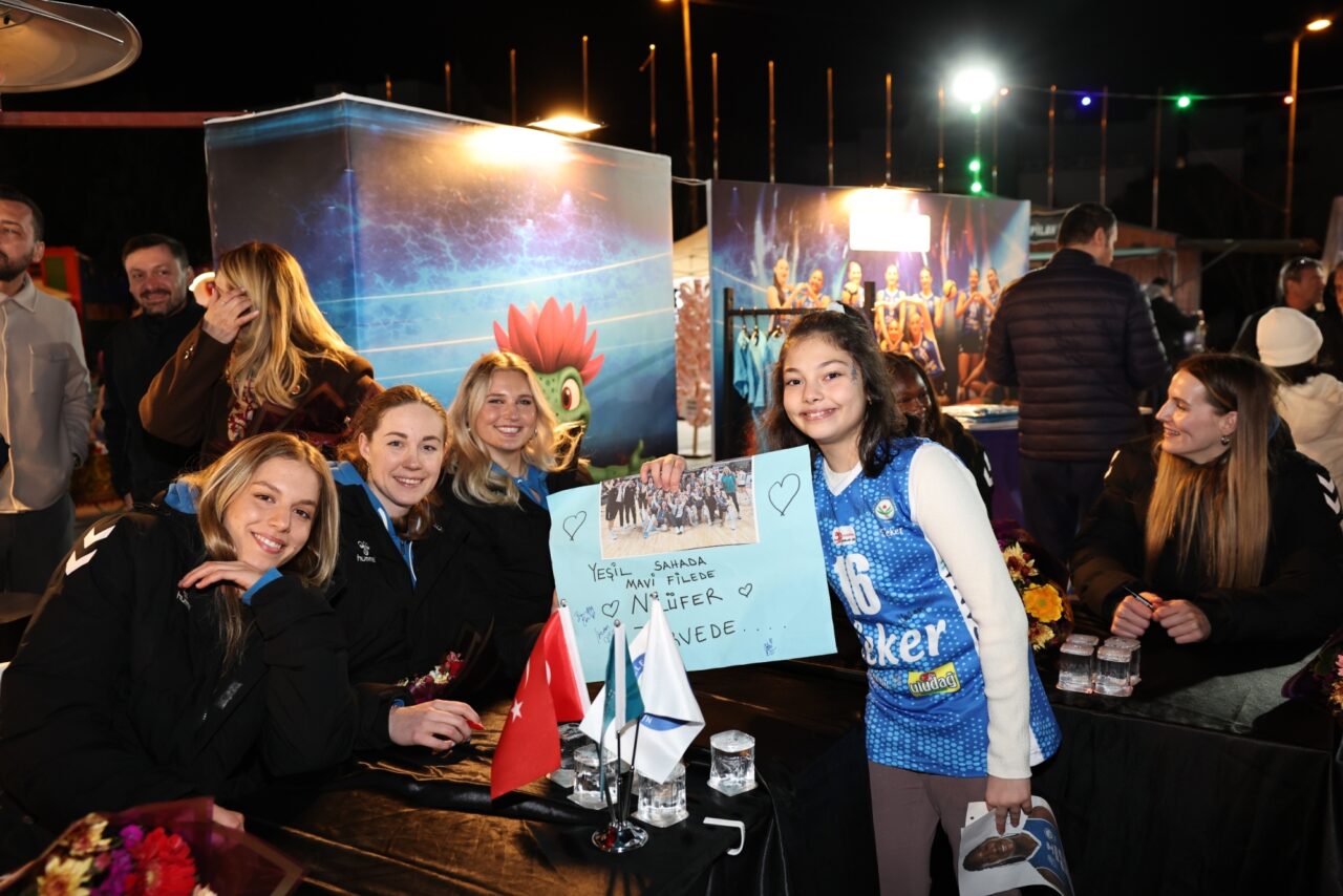 Nilüfer’in Sultanları 8 Mart’ta taraftarıyla buluştu Nilüfer’in Sultanları 8 Mart’ta taraftarıyla buluştu