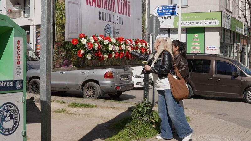 Bursa’nın Kestel ilçesinde kadınlara jest Bursa’nın Kestel ilçesinde kadınlara jest