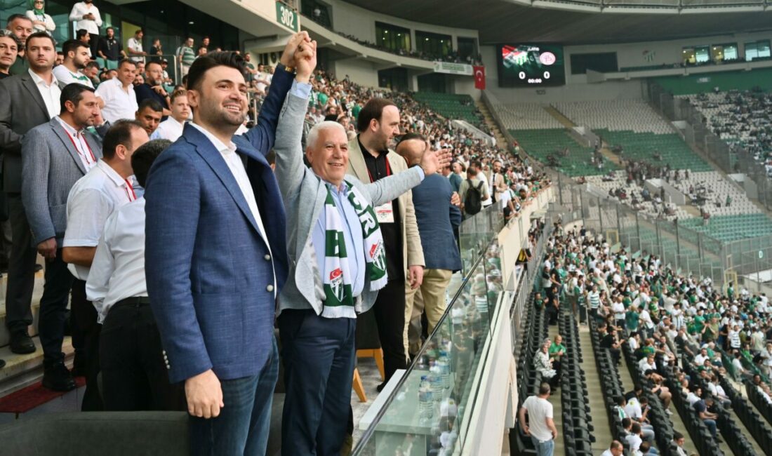 Bursaspor Başkanı Enes Çelik’ten önemli açıklama; ‘Bu konuyu ahlaksızca gündeme getirmeye çalışanların…’ Bursaspor Başkanı Enes Çelik, gözaltına alınan Bursa Büyükşehir Belediye Başkanı