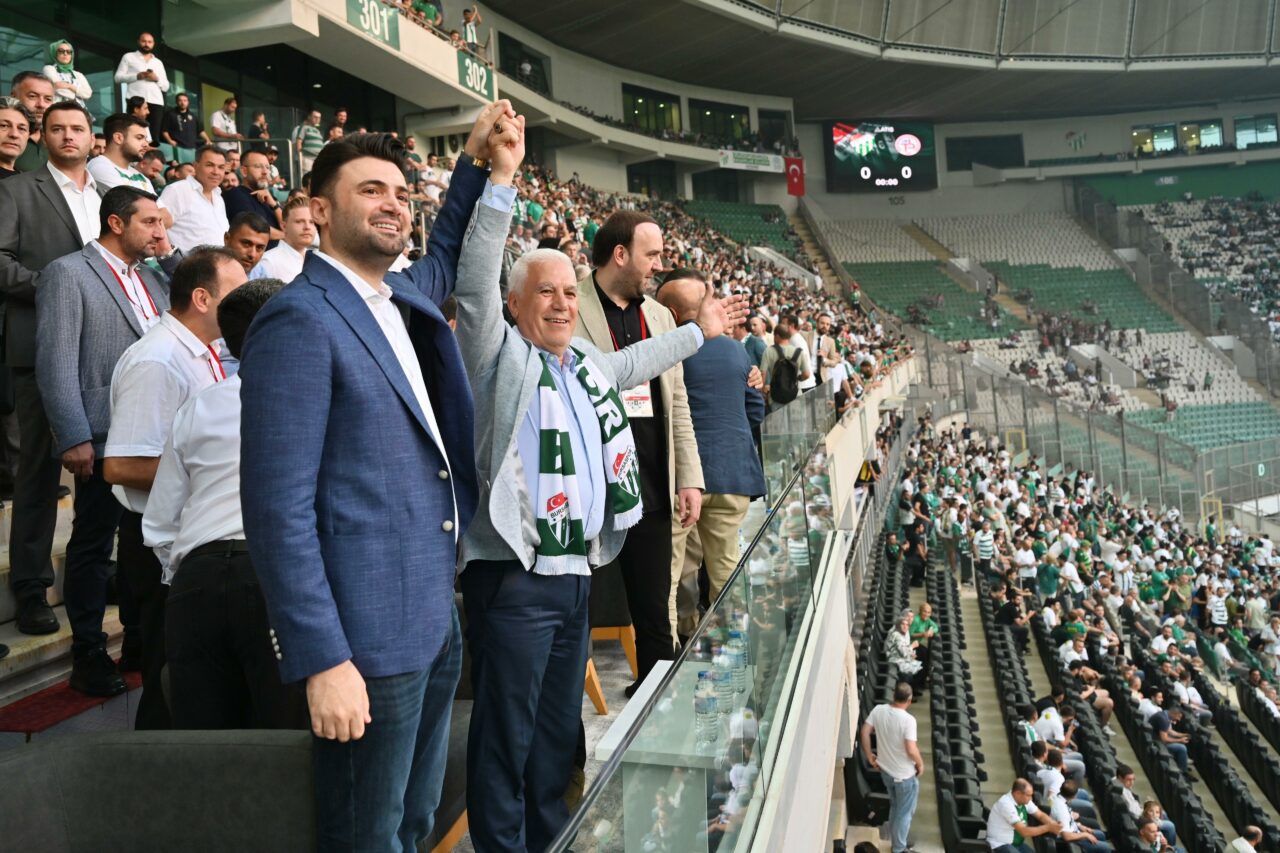 Bursaspor Başkanı Enes Çelik'ten önemli açıklama;'Bu konuyu ahlaksızca gündeme getirmeye çalışanların...' 2 2c9709f2 d479 4cb4 a954 972f72efada4