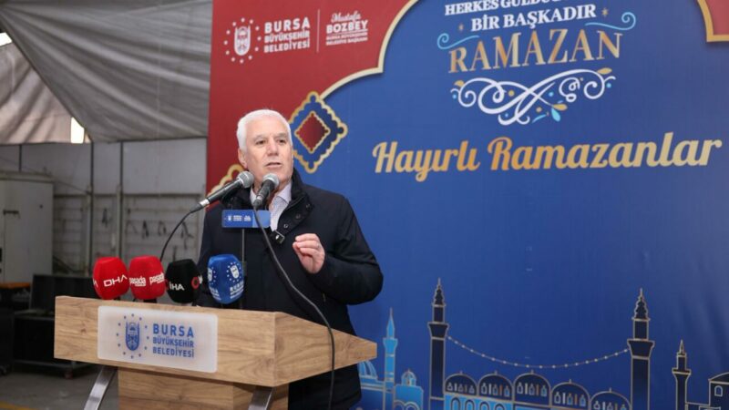 Başkan Bozbey’den üretici mesajı: Binlerce vatandaşa söz verdi… Bursa Büyükşehir Belediyesi’nin Mustafakemalpaşa’da düzenlediği iftar programında konuşan Başkan Mustafa