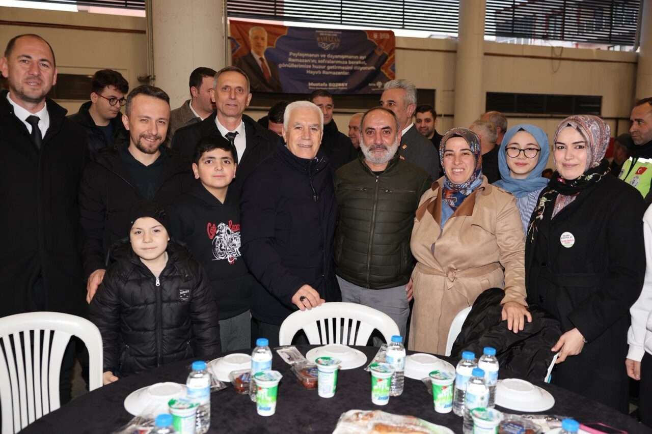 Bursa’da ramazanın bereketi Yıldırım’da paylaşıldı Bursa’da ramazanın bereketi Yıldırım’da paylaşıldı