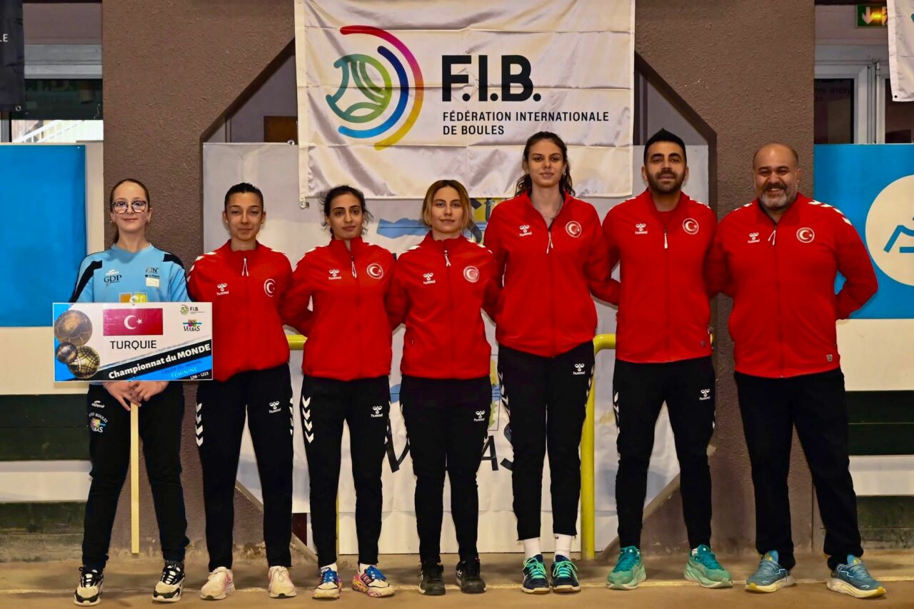 Bursa Büyükşehirli Mine Türker’den Dünya Kupası’nda iki madalya Bursa Büyükşehirli Mine Türker’den Dünya Kupası’nda iki madalya