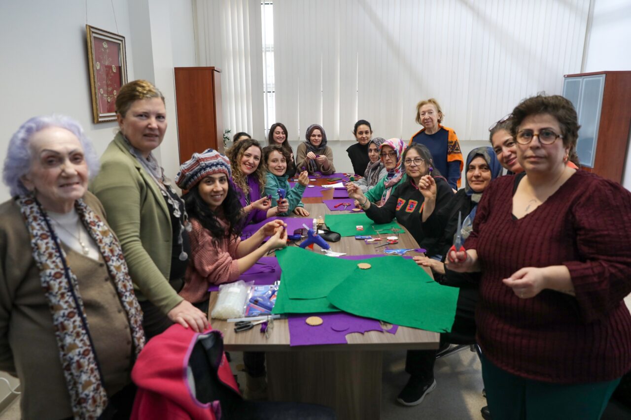 Bursa Kent Konseyi’nde kadın dayanışması Bursa Kent Konseyi’nde kadın dayanışması