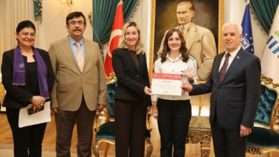 Bursa’nın raylarına kadın eli