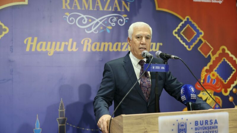 Bursa Büyükşehir Belediyesi’nin Orhaneli ilçesinde düzenlediği iftar programına katılan Başkan
