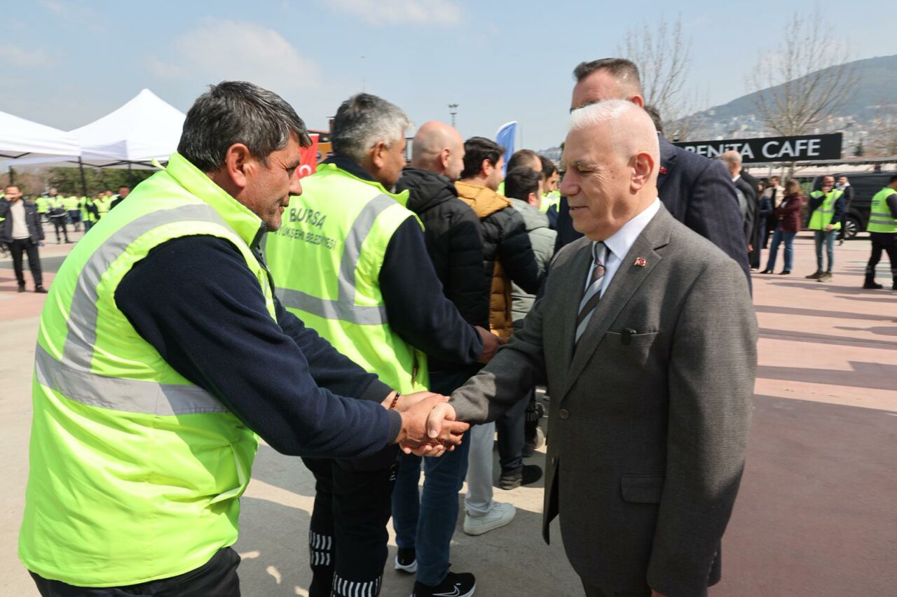 Bursa Büyükşehir ailesi bayramlaştı