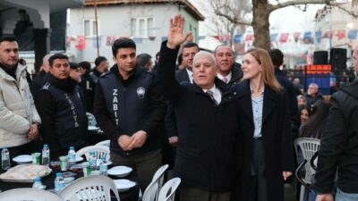 Bursa’da Başkan Bozbey komşularıyla iftar yaptı