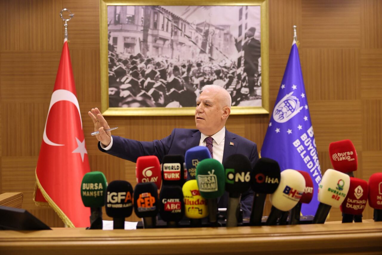 Başkan Mustafa Bozbey; ‘Bursa’da 20 senedir yapılmamış hizmetleri yapıyoruz’