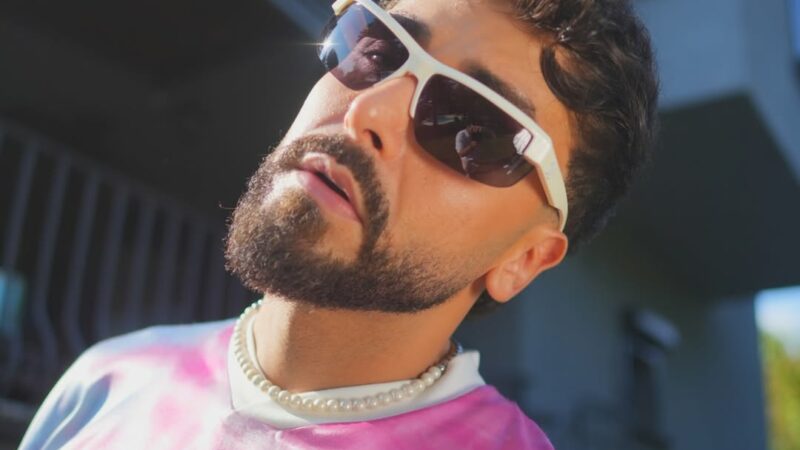 Yeni imajıyla sosyal medyayı salladı!