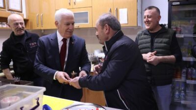Bursa’nın Başkanları iş başında: Çaylar Bozbey’den, çorbalar Aydın’dan…