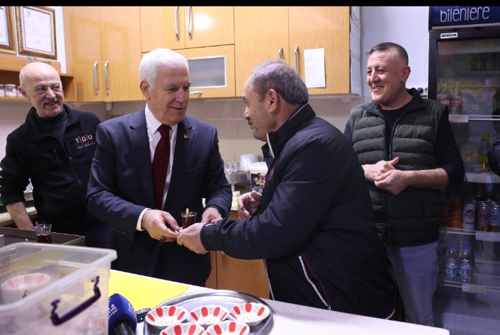 Bursa’nın Başkanları iş başında: Çaylar Bozbey’den, çorbalar Aydın’dan…