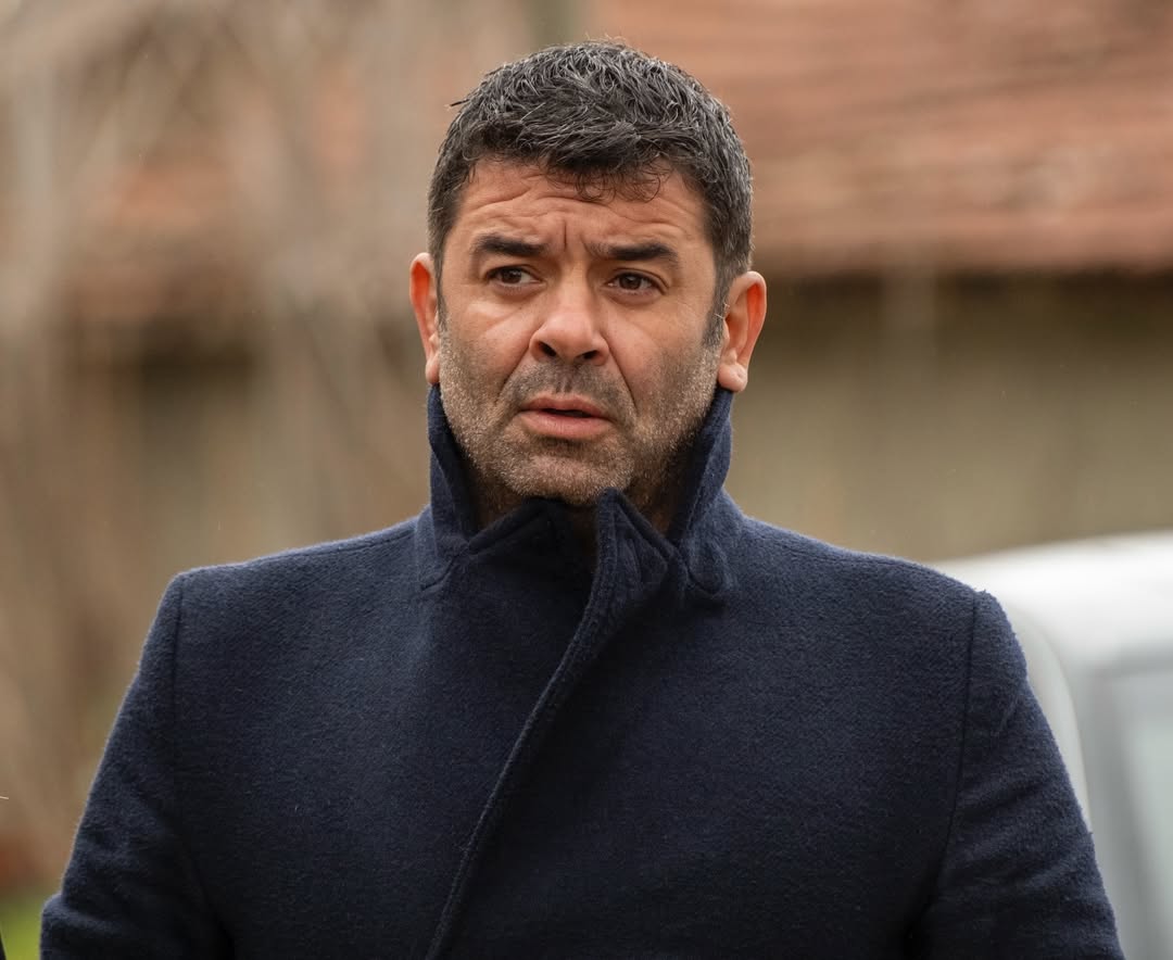 Ünlü oyuncu 17 yaş küçük sevgilisini paylaştı!