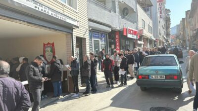 Bursa’da metrelerce kuyruk! 140 bin TL’lik ceza sonrası vatandaşlar akın etti