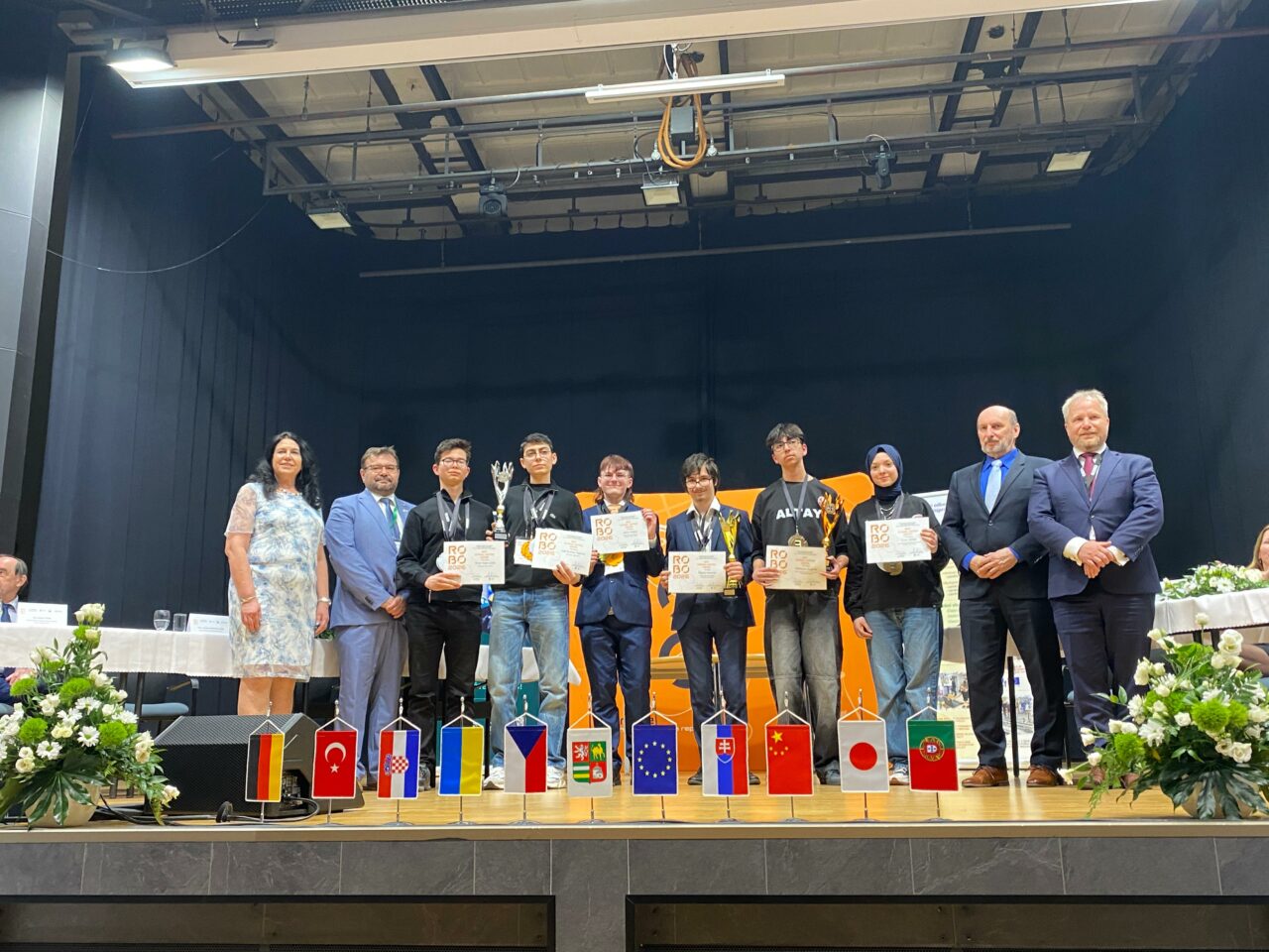 Bursalı öğrencilerden Çekya’da büyük başarı