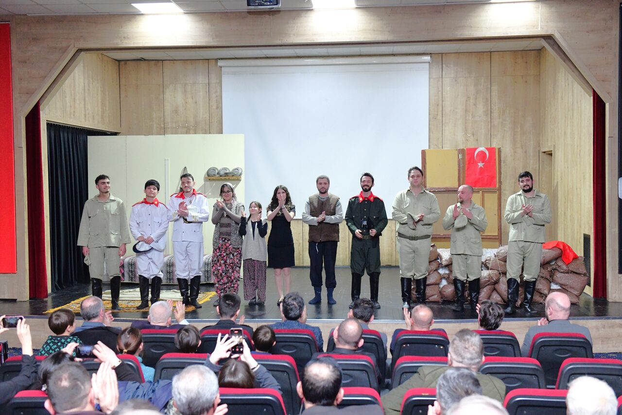 Çanakkale’nin hikayesi Kestel’de sahneye taşındı   