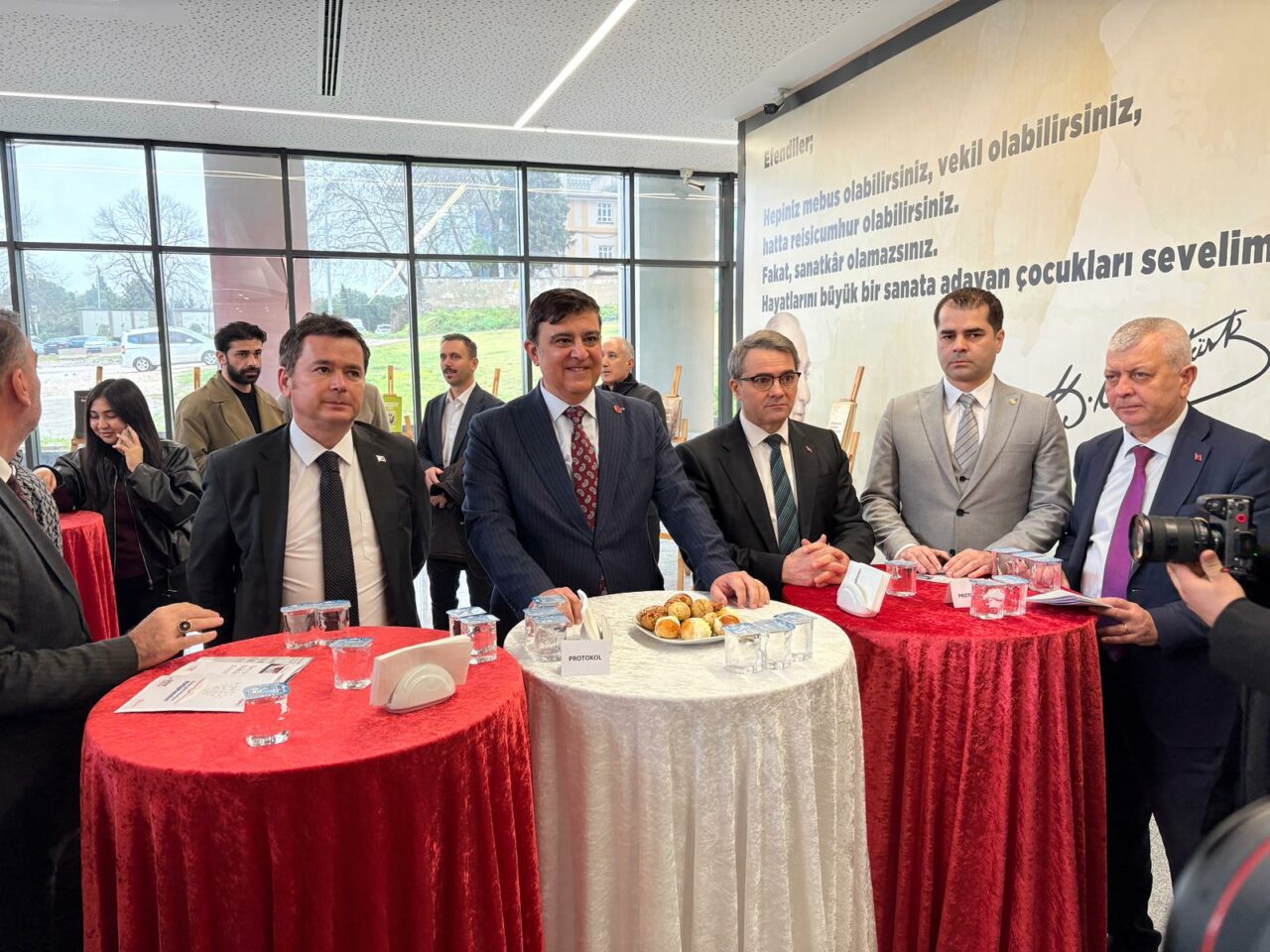 Bursa'da 62. Kütüphane Haftası başladı; 64 kütüphanede 1 milyon 200 bin kitap 2 96c72067 e4d3 454e 80a1 024b0b095fe6