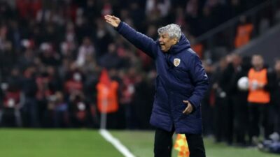 Antrenmanda fenalaşarak hastaneye kaldırılan Romanya Milli Takım Teknik Direktörü Mircea