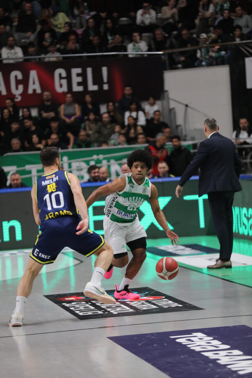 Türkiye Sigorta Basketbol Süper Ligi’nde kümede kalma mücadelesi veren Bursaspor