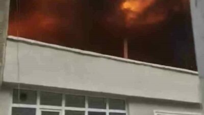 Bursa’da iki katlı bina alevlere teslim