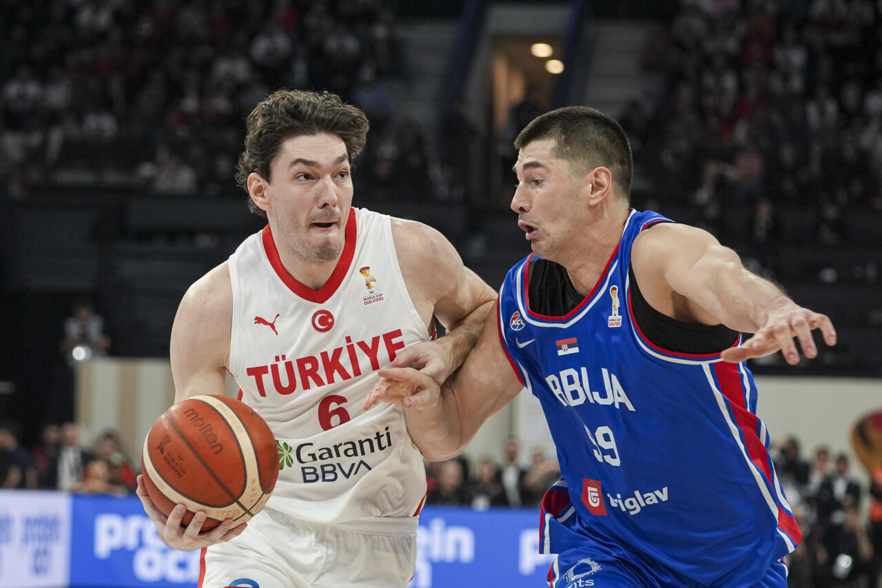 12 Dev Adam Sırbistan’ı geçti, üst turu garantiledi