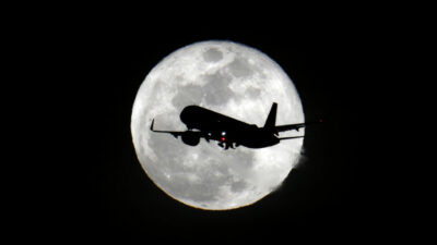 Kanlı Ay’ı hiç böyle gördünüz mü?