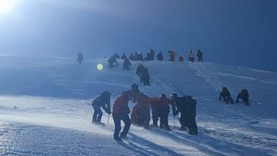 Bursa Uludağ’da mahsur kalan 2 kadın kurtarıldı