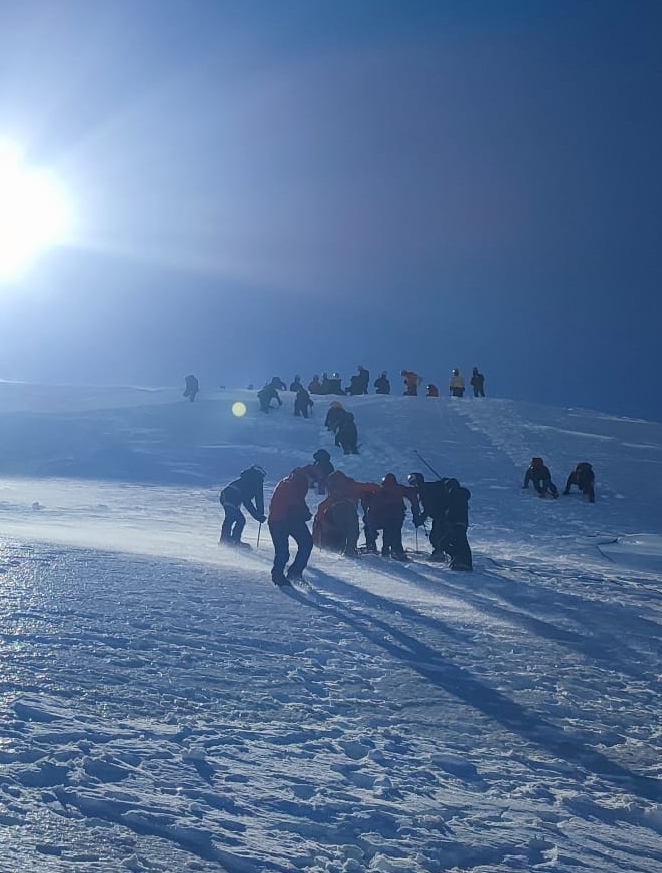 Bursa Uludağ’da mahsur kalan 2 kadın kurtarıldı