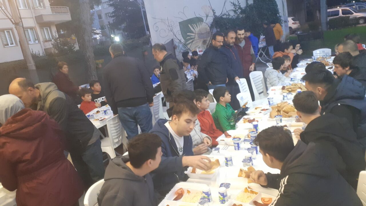 Bursa’da Karaman Balkanspor iftarda buluştu